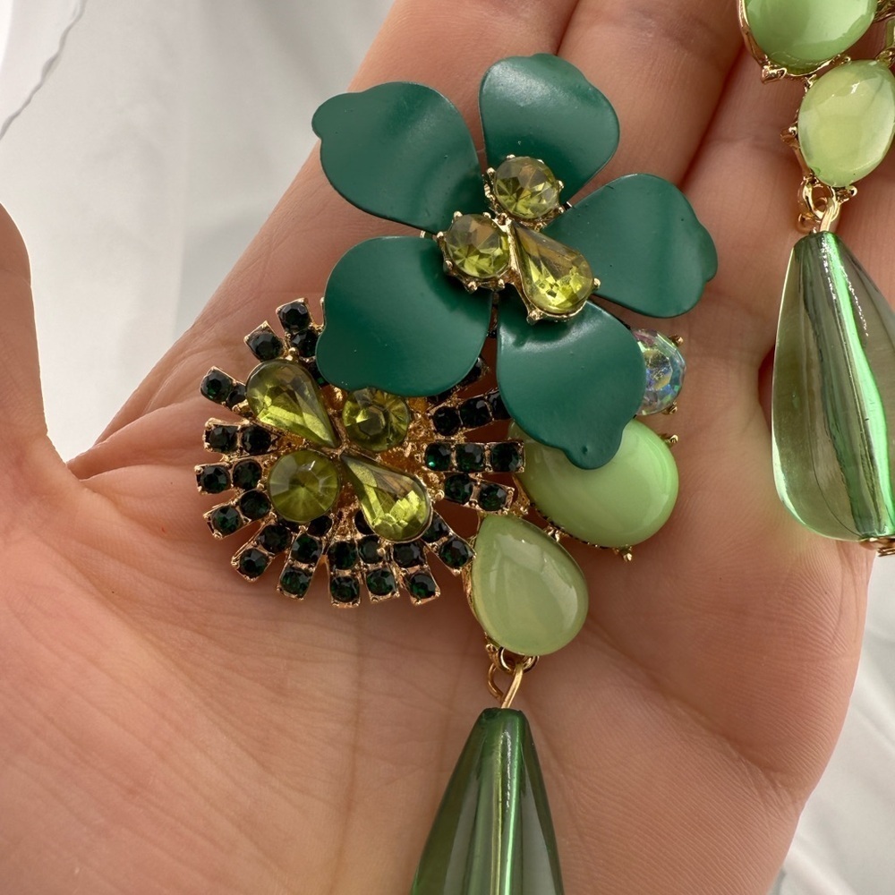 Bohemian colourful Elegant Green Floral Earrings - Picture 6 of 6
